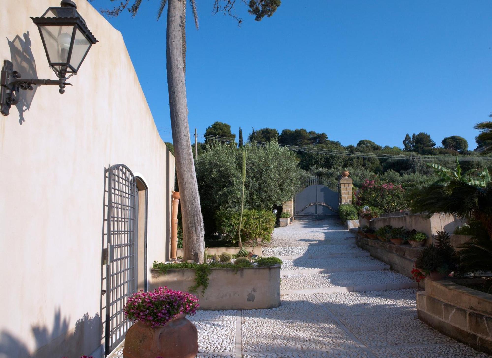 Baglio Sant'Andrea Bed & Breakfast Valderice Eksteriør bilde