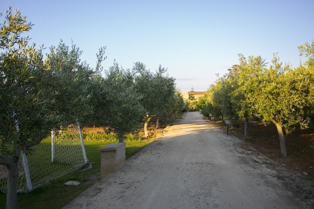 Baglio Sant'Andrea Bed & Breakfast Valderice Eksteriør bilde